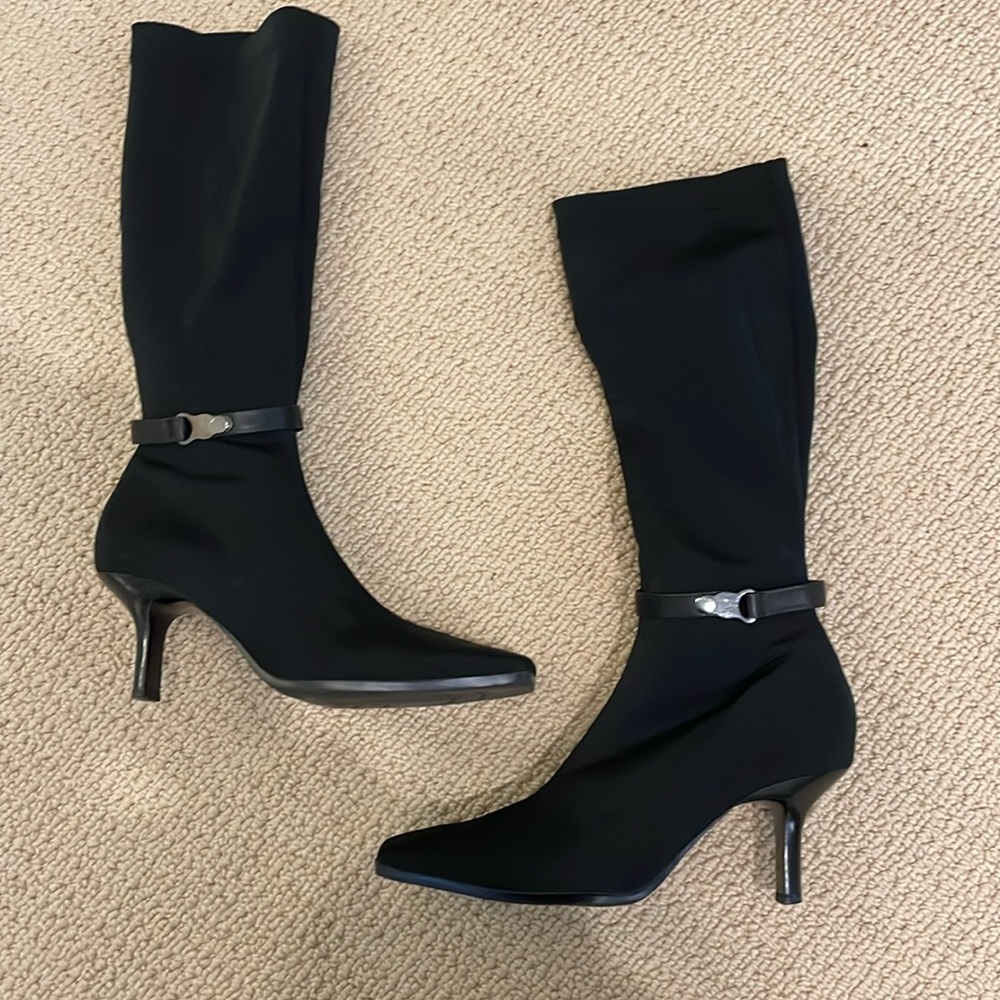 Bandolino stretchy fabric boots. Size 6